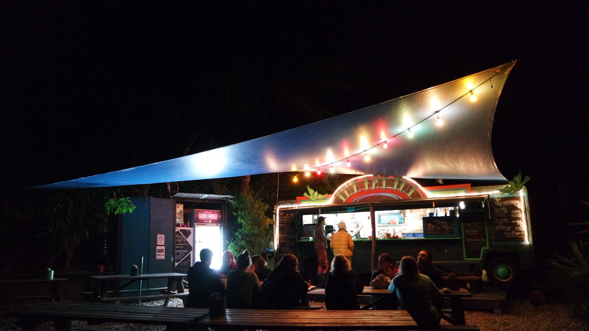 StrayNat's tweet image. My @Straybus crew got to sneak in one more #FatTui burger before they close for the season at Queens Birthday Weekend. #Marahau #AbelTasmanNationalPark