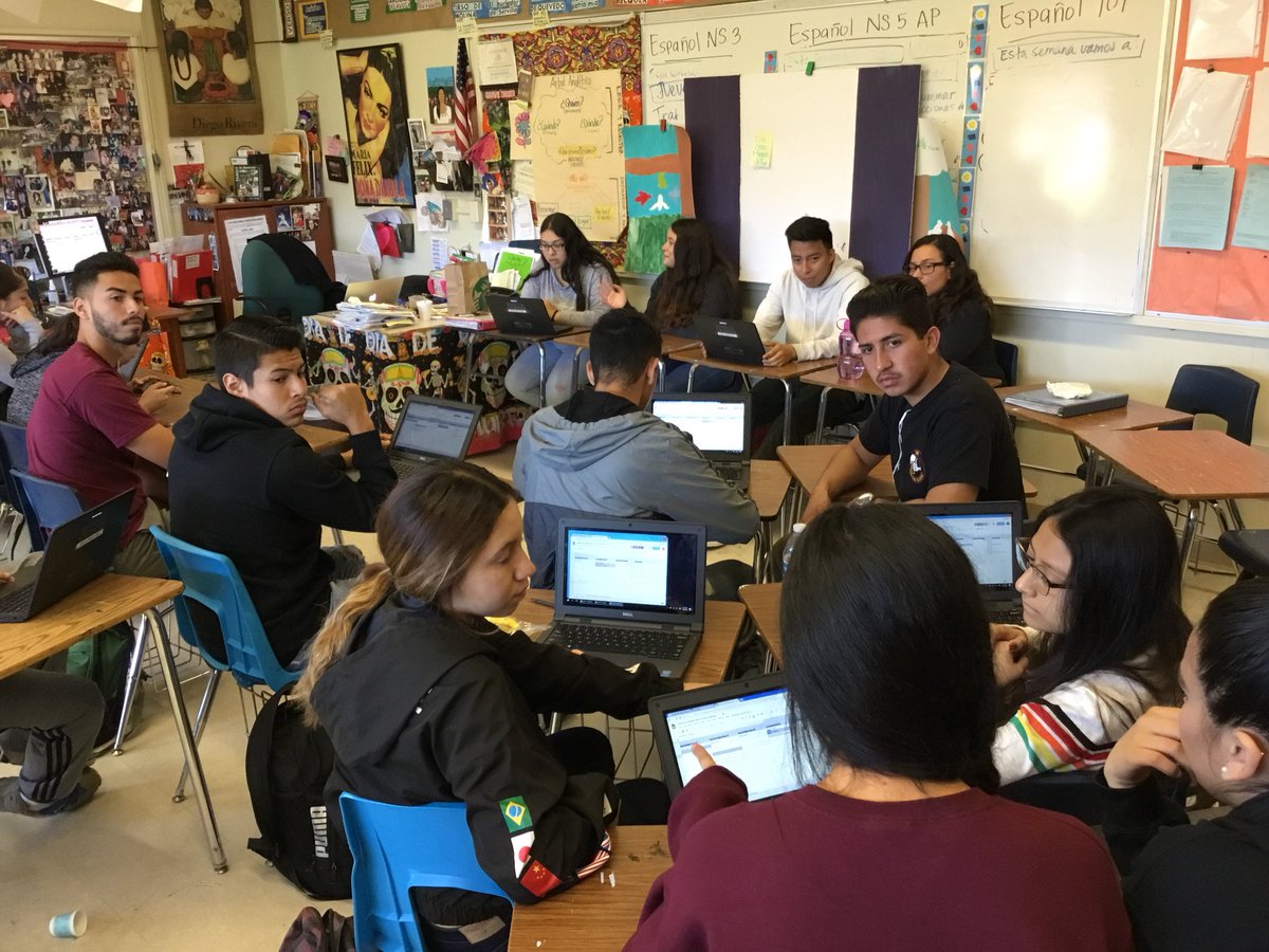 FeriaHhs's tweet photo. Spanish NS5 students working on the logistics for our 12th Annual Literacy and Cultural Fair 2018.  Thank you students for being our leaders and helping out. @FeriaHhs @OUHSD @revelesm @vcalderon1213 @HHSmaestra @GabyLewis3 @hhs_viking https://t.co/5T7tEsCOcA