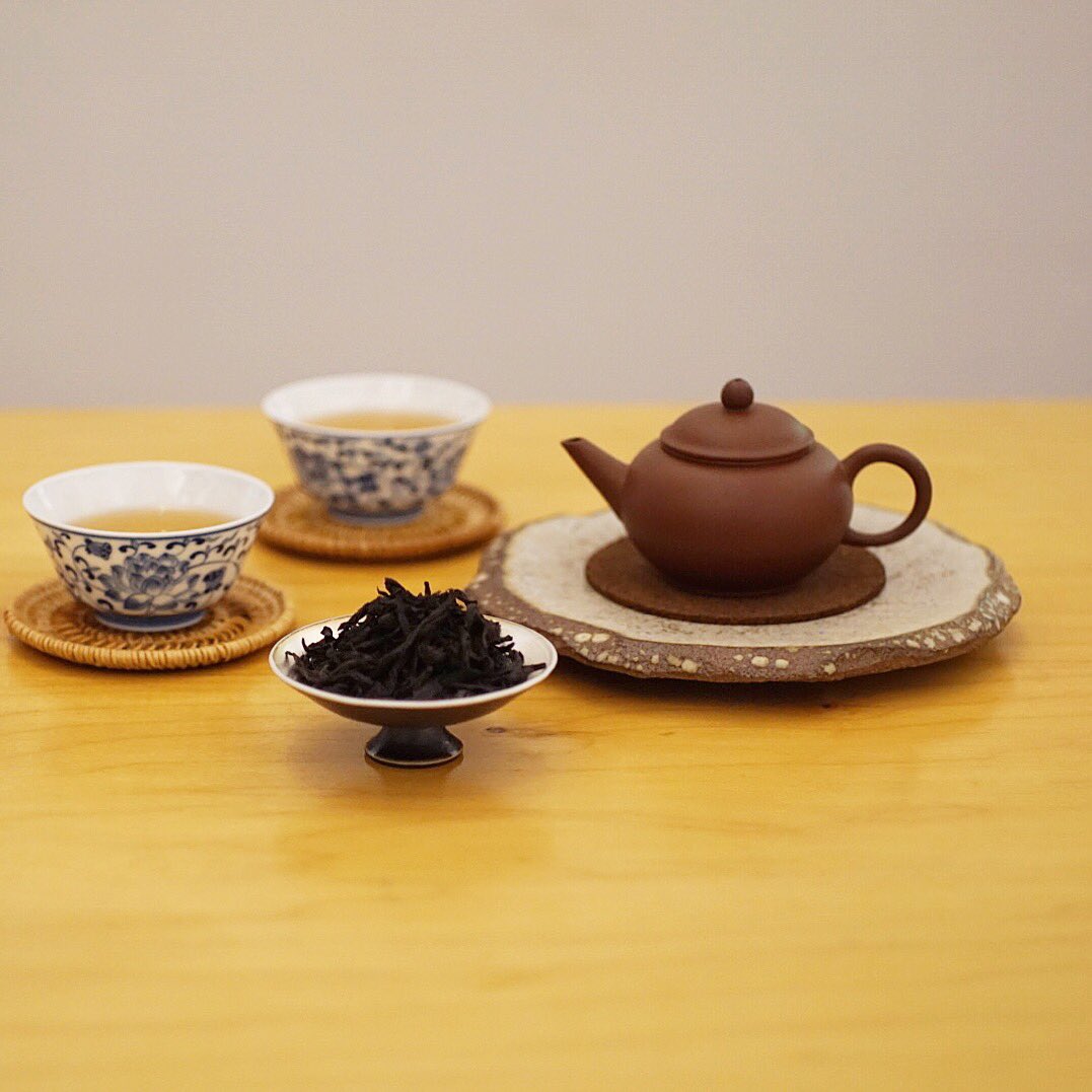 tshopny's tweet photo. Mysterious yancha coming up next Thursday (5/31) 7pm. Come learn about different Wuyi yancha as you drink along with us. Limited seats, reserve your spot at https://t.co/yOp8qkahZr .
.
.
#chinese #tea #tshopny #teashopnyc #yancha #clifftea #teatasting https://t.co/PKKDSXScAT