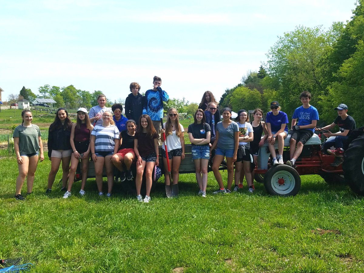 SEEDSTC's tweet photo. We appreciate the Greenagers in helping us spruce up the farm at Historic Barns Park! The Greenagers of Traverse City West Middle School partner every year with community orgs that focus on local natural resources. They did a great job and had fun working outdoors! https://t.co/1VS2qfYtll