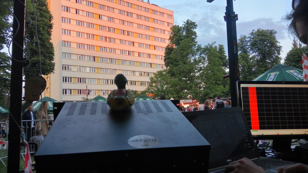 Projekt_PIWO's tweet photo. Today's show of @Projekt_PIWO is coming! Start at 10 pm! #ekonomalia2018 #Wrocław https://t.co/uVQfI9JljD