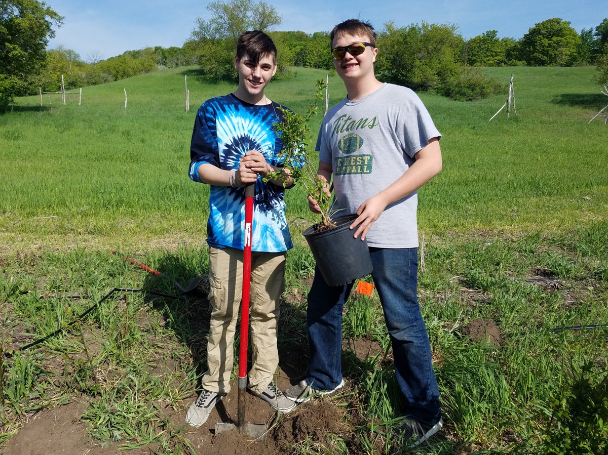 SEEDSTC's tweet photo. We appreciate the Greenagers in helping us spruce up the farm at Historic Barns Park! The Greenagers of Traverse City West Middle School partner every year with community orgs that focus on local natural resources. They did a great job and had fun working outdoors! https://t.co/1VS2qfYtll