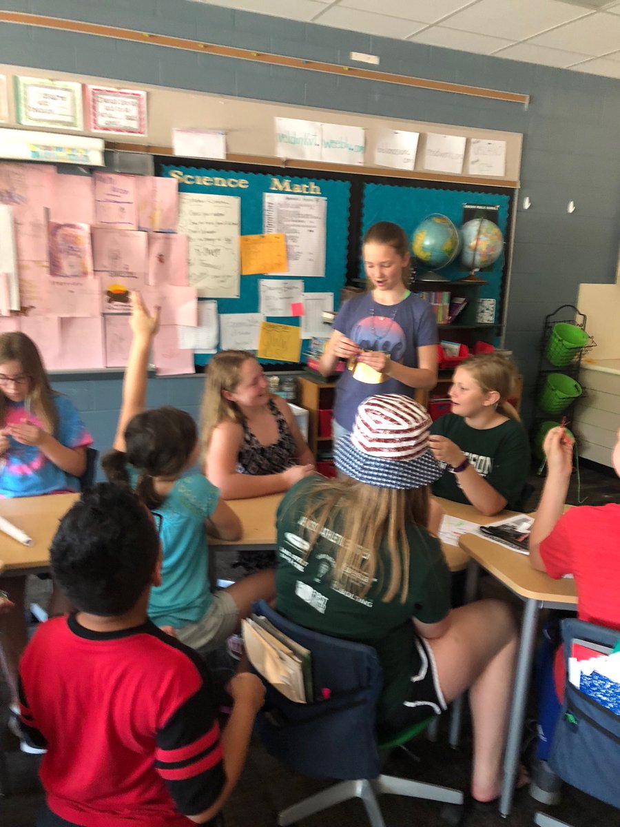 MaryVeldink's tweet photo. EdCamp is so much fun! Love the student leadership! #pinewoodpride https://t.co/Z8bWhhLnBA