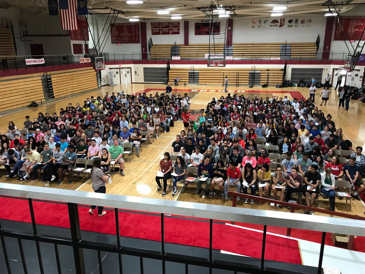 GHSRedHawks's tweet photo. Class of 2018 together last time before graduation Sunday!! https://t.co/5Jk4OTuxVB