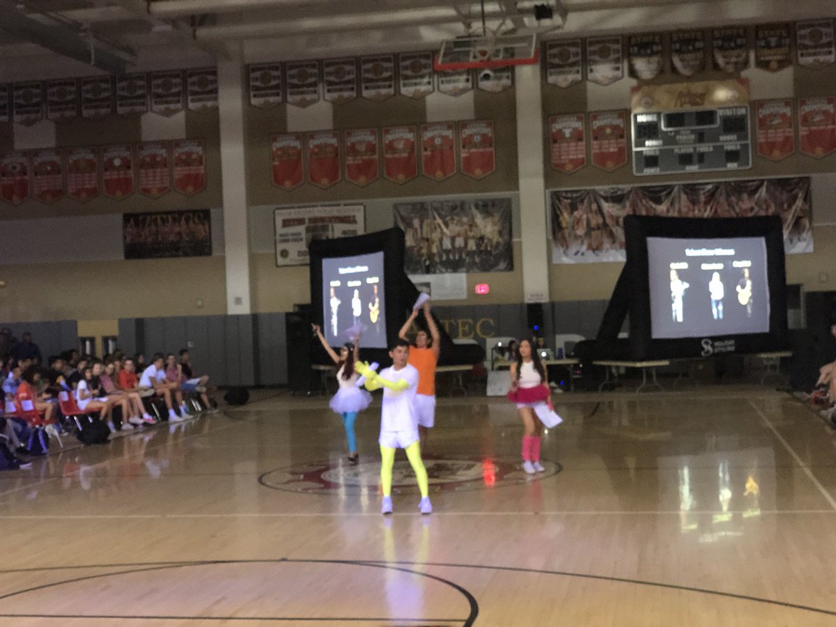 kalkoskeSHHS_AP's tweet image. The Aztec Impact MCs keep up the pace! #PDAztecPride #AztecTribe