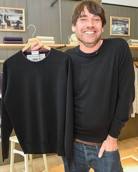 Alex James fans tweet media