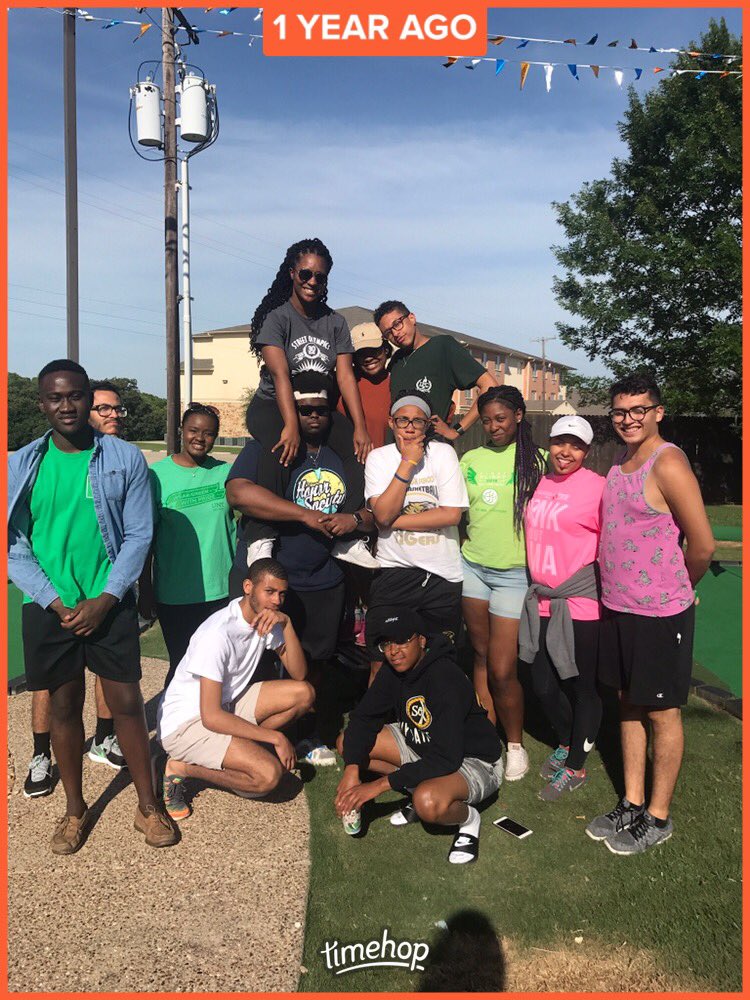 #FBF 😩the dopest memories were made last summer and I can’t believe OTeam Retreat was a whole year ago 🤧 s/o to my OTeam17 #MeanGreenFriday #gmg