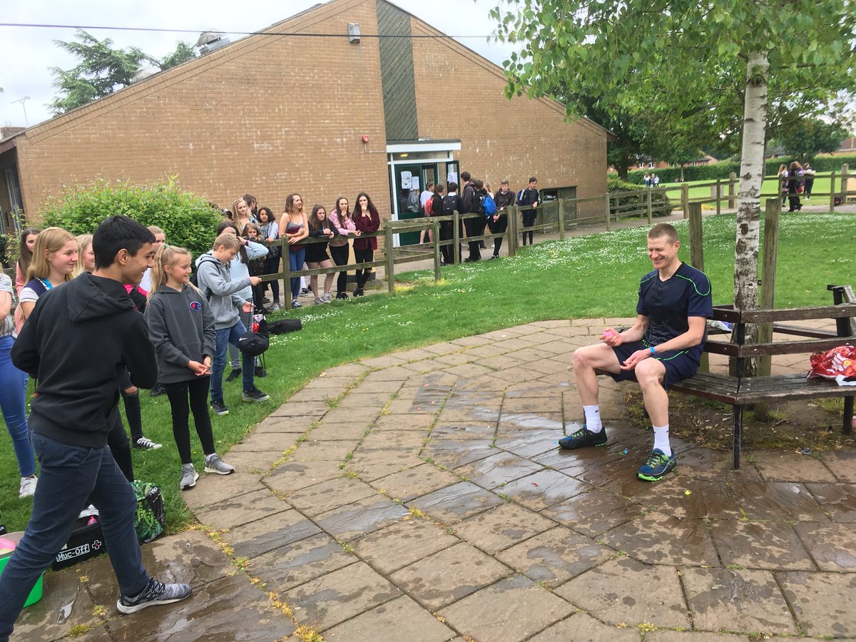 heathfieldhums's tweet photo. Brilliant effort from everyone with raising money for 2 fantastic charities @raceforlife. I am incredibly lucky to have such a wonderful tutor group 😀 Big shout out to Miss Nicholls for organising a top day! https://t.co/Qw83UlR4Ub
