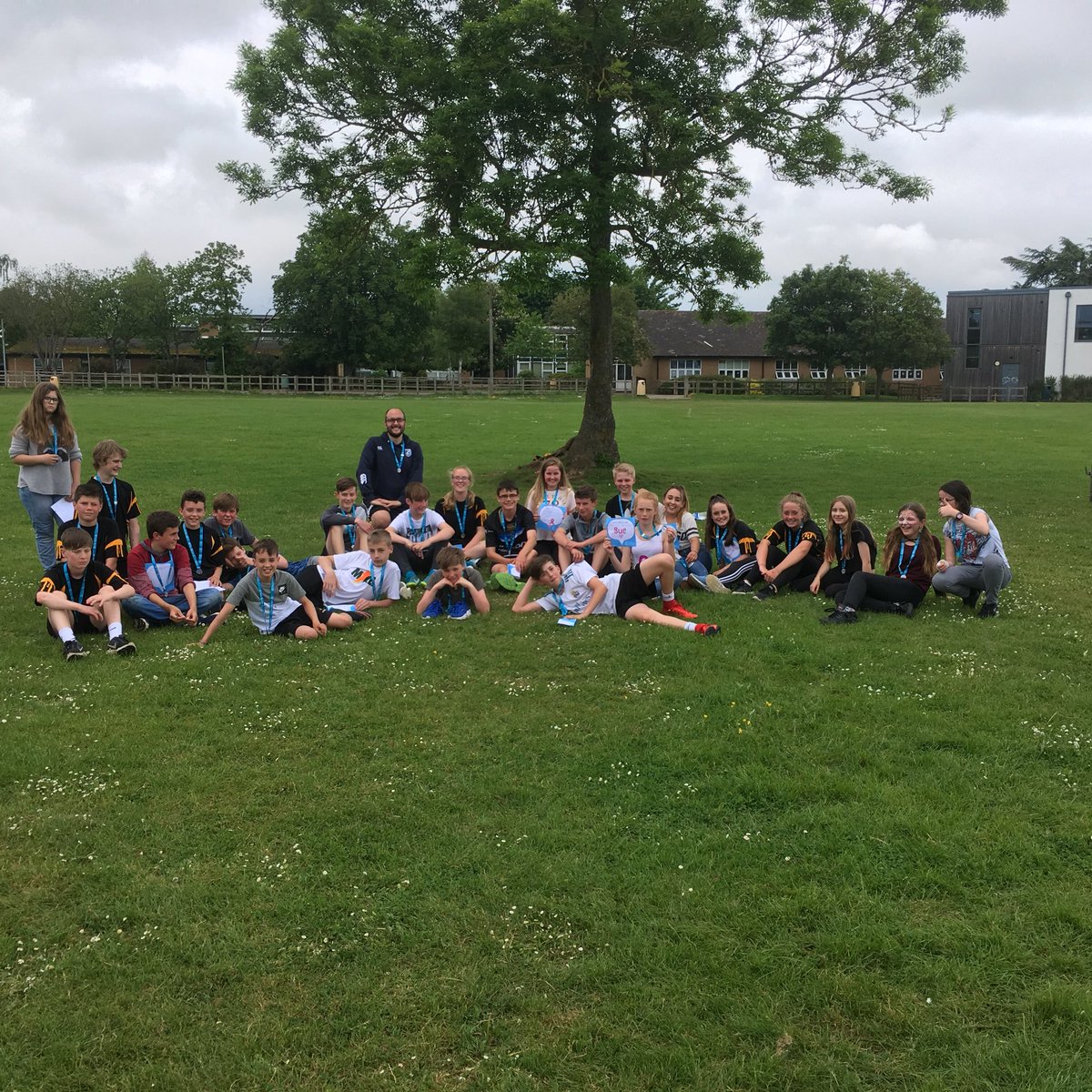 heathfieldhums's tweet photo. Brilliant effort from everyone with raising money for 2 fantastic charities @raceforlife. I am incredibly lucky to have such a wonderful tutor group 😀 Big shout out to Miss Nicholls for organising a top day! https://t.co/Qw83UlR4Ub