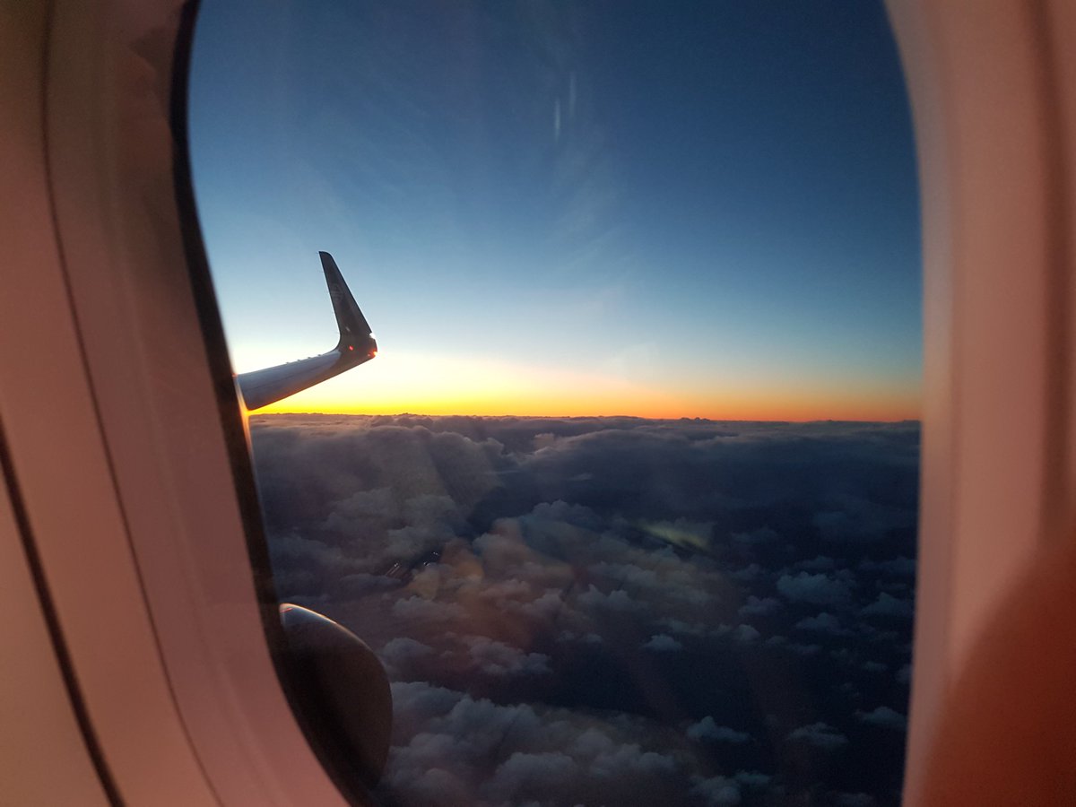 PhilSeamark's tweet image. Nice sunrise in my way to #sqlsat712 this morning.