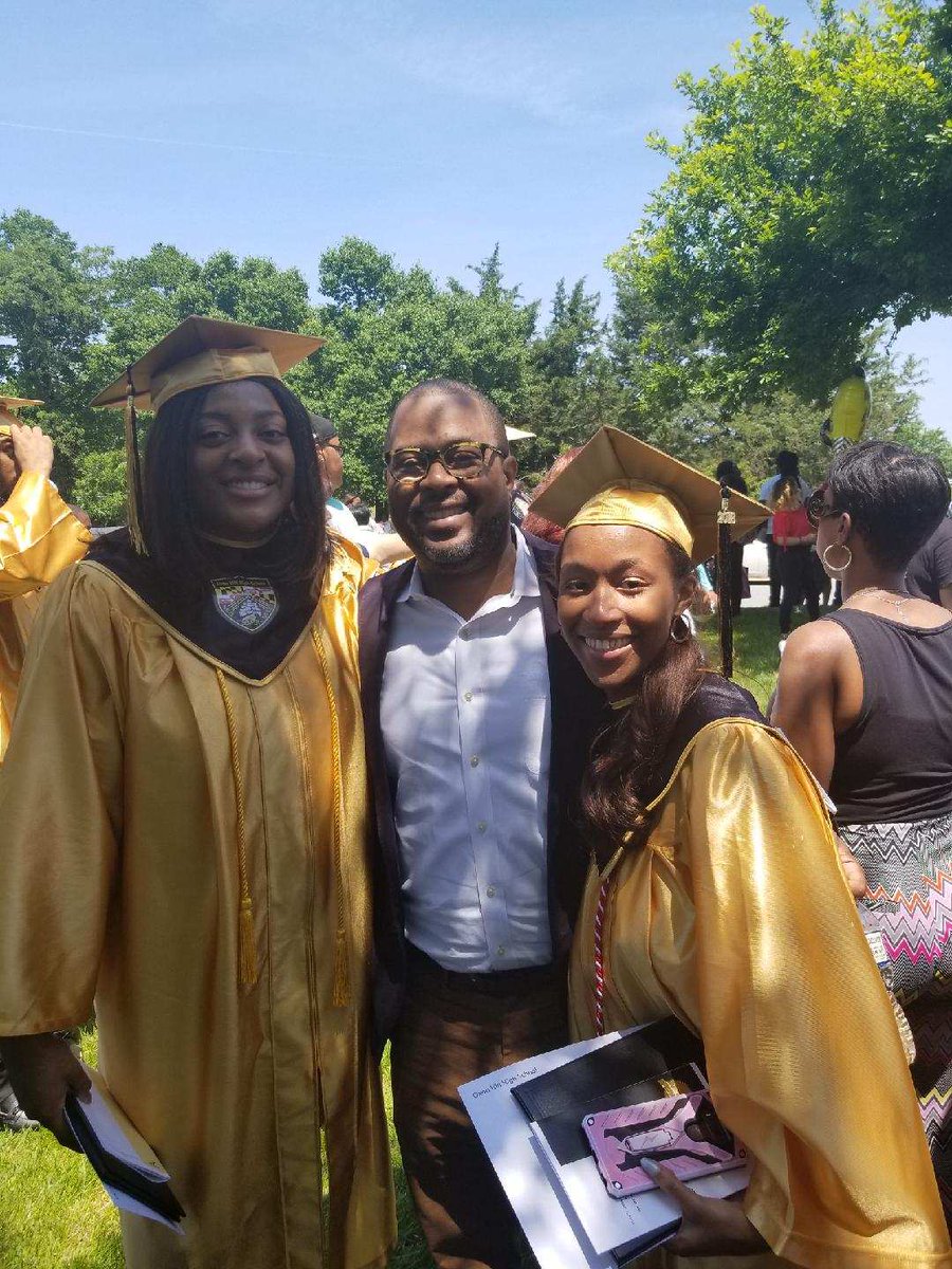 _dumpsterf1re_'s tweet photo. GRADUATION πππ (pt. 2)
#OxonGrad2k18 #OHHSGraduation https://t.co/xVG9Sut25X