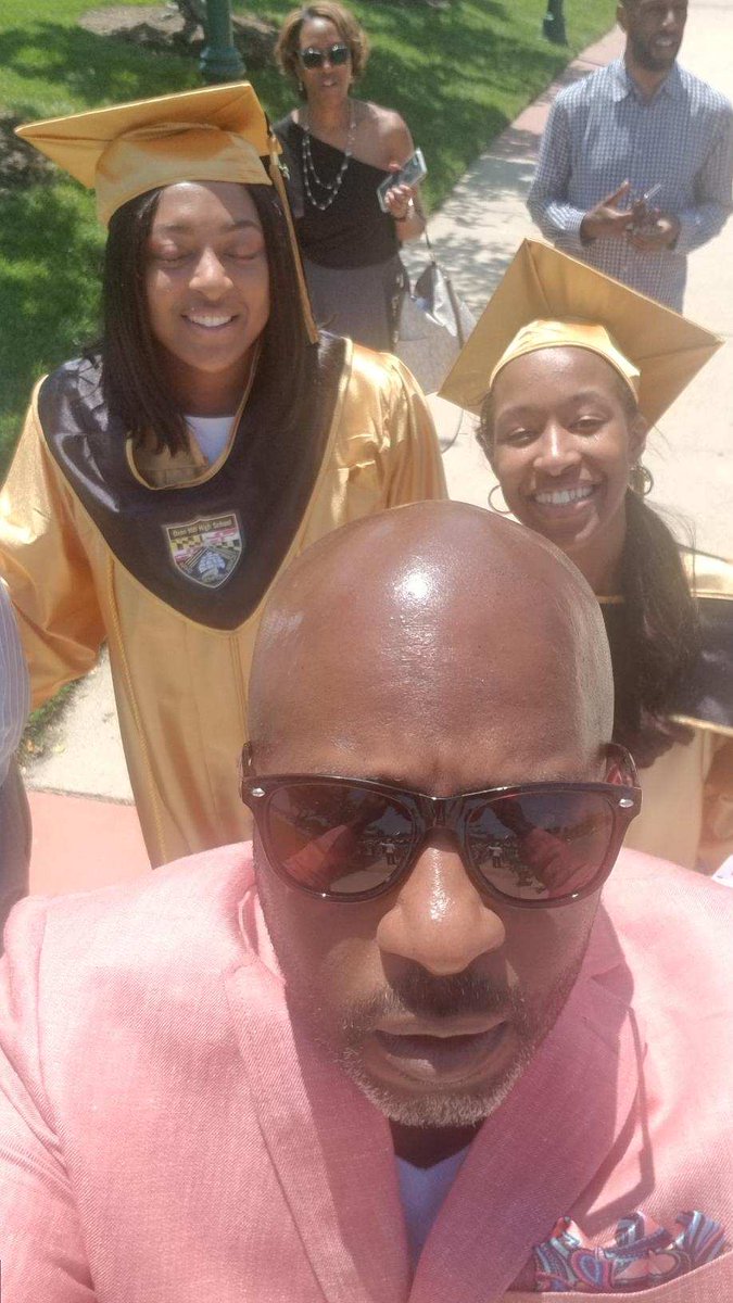 _dumpsterf1re_'s tweet photo. GRADUATION πππ (pt. 2)
#OxonGrad2k18 #OHHSGraduation https://t.co/xVG9Sut25X