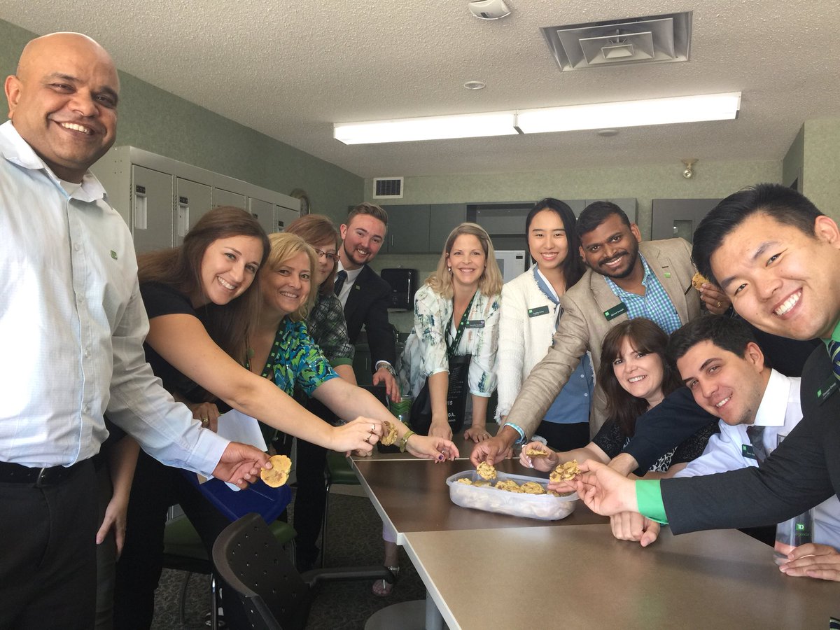 Mmmmm cookies! Thank you Sheila! #advice meeting #MakeItPersonal #celebratingLEI <a href="/sgoring32/">S</a> @C_Nicolc4 @ShaneKennedy_TD <a href="/DaniK33/">Danik3</a>