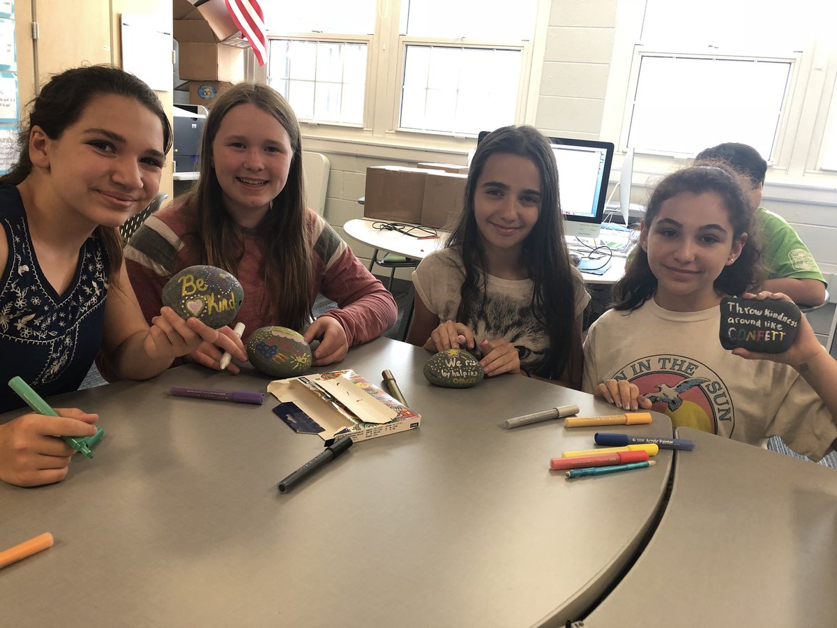 lizloughnane's tweet photo. We’re working on some #KindnessRocks for the school today. “Throw kindness like confetti!” “We rise by helping others.” #bsd106 #6thgrade https://t.co/kG53kci5Ay