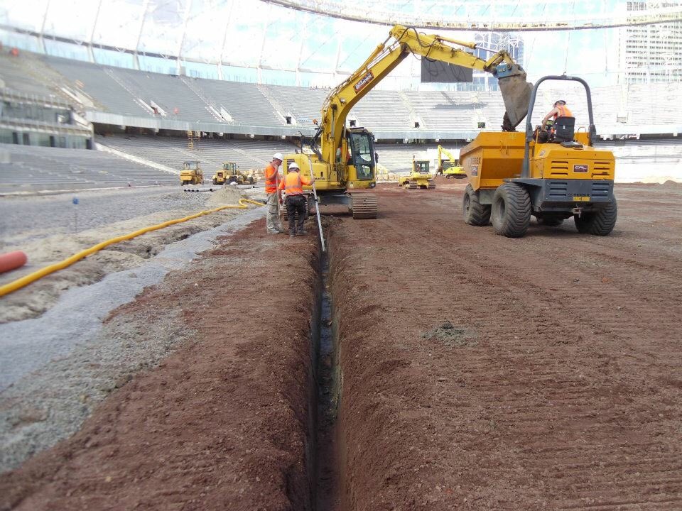 Richard71374641's tweet photo. A lot of time and energy went into the pitch in NSK Kiev Ukraine in 2011 tonight’s venue for UCLVD. Contractors CRL, ENGO, myself working in STRI together with Paul Flanagan and Ian Mcphearson (RIP) as well as Max Kozbin. The quality remains when the price is long forgotten. https://t.co/wvKA9fAx12