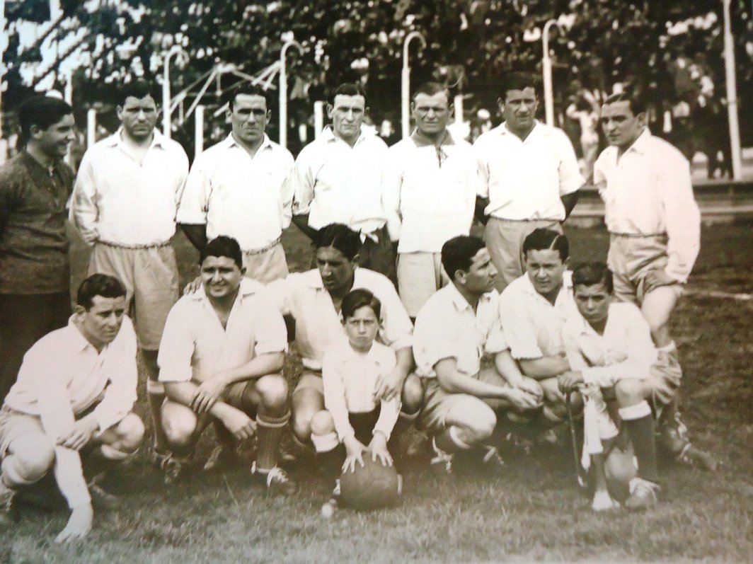 RacingFiles's tweet photo. #DíasAcadémicos 25-5-1934 @RacingClub 3 #Boca 0, de visitante con goles de #Bugueyro, #DelGiúdice(2). Jugaron: DeNicola; González, Scarcella; Serramía, Pietracupa, De Mare; Conidares, Chazarreta, Barrera, Del Giúdice y Bugueyro. Fue el 3° triunfo consecutivo @AguirreBlancoOK https://t.co/m1J6LV7VpR
