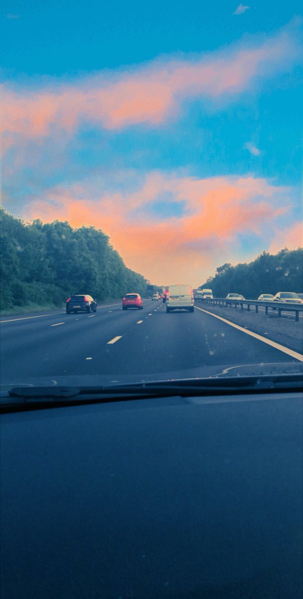 Beckelles's tweet image. On route to wales 🏴󠁧󠁢󠁷󠁬󠁳󠁿 #radio1 #bigweekend #BiggestWeekendswansea