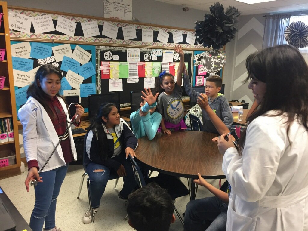 DanDRogersDISD's tweet photo. UT Southwestern Future Doctors Pipeline Program sharing valuable career info w/5th graders. @MRamirezDISD @PersonalizeDISD @dallasschools https://t.co/FegmrONSK0