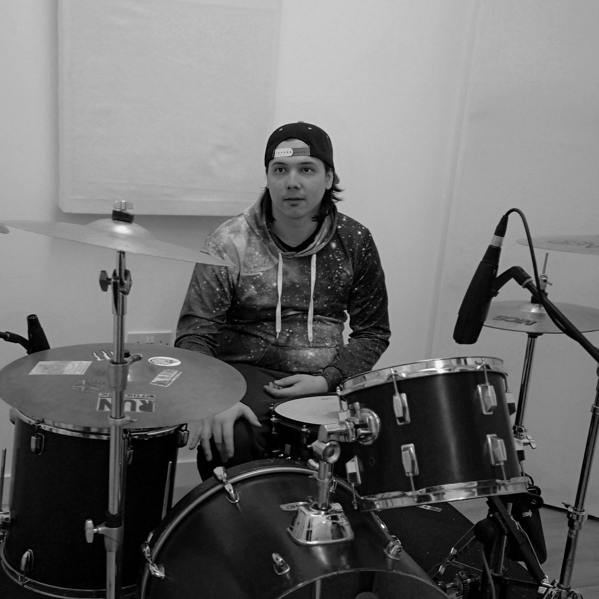 After a nightmare motorway trip we are finally home! Studio day 1 was a success! Back for more tomorrow! 🔥