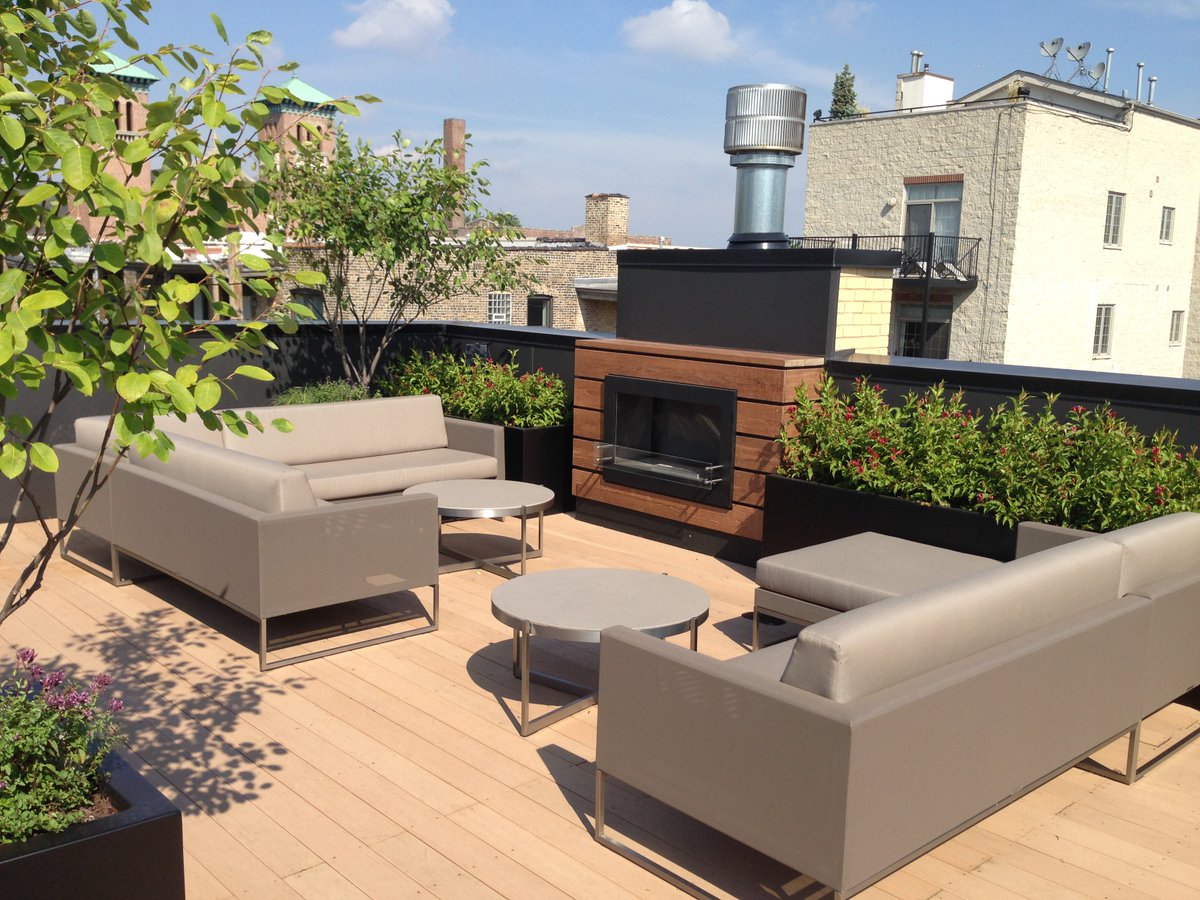 ChristyWebberCo's tweet photo. Pull up a chair and power down the computer. Memorial Day weekend, here we come. Have a safe and festive three day weekend, Chicago! #memorialdayweekend #rooftopdesign #christywebber #designbuildmaintain https://t.co/ecGML37ngp