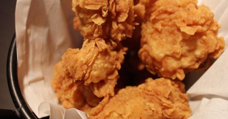 bridgetmcneills's tweet photo. Giant Popcorn Chicken. large bites of our signature beer battered chicken breast ... https://t.co/Hy9TlyRviC