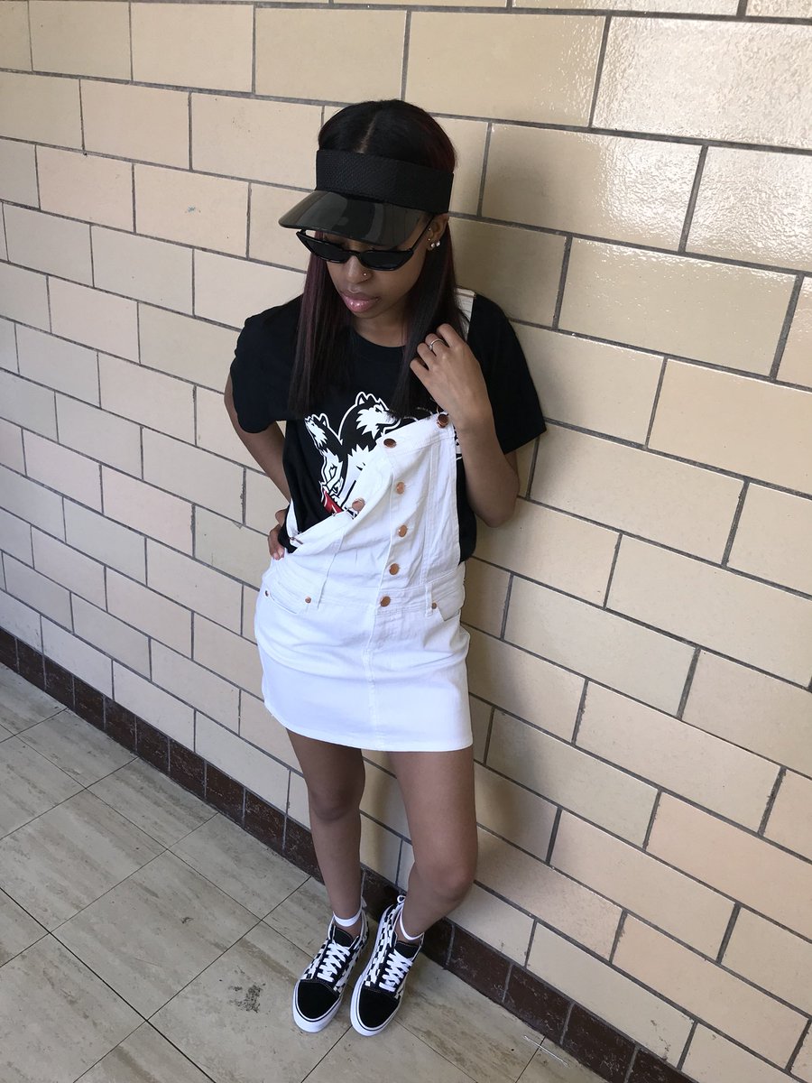 boss_tkillaaa's tweet photo. Murda She Wrote🥀 #SisPost @_NaeMarie1 https://t.co/xIzOhPakNd