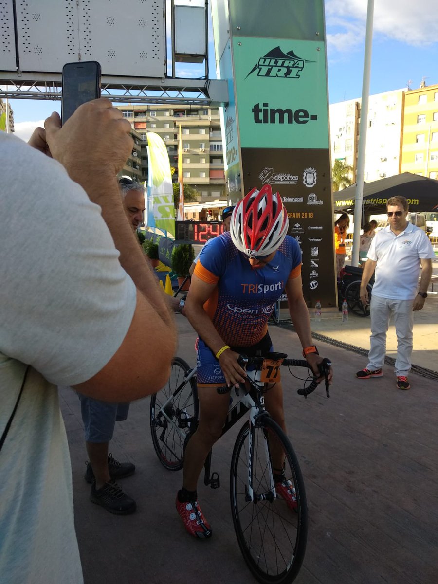 TRISportGetafe's tweet photo. Segunda etapa de nuestro #ultraman @vxn0402 en el exigente #UltraTriSpain. 12 horas y media para hacer 275 km de bici con casi 5000 de desnivel +. Pufffff, no sabemos ni que decir.......... Mucha suerte para mañana campeón. https://t.co/8j3bzKaXSG