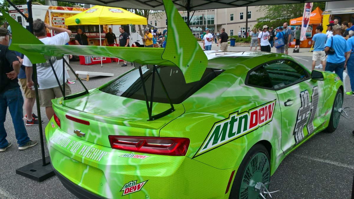 You_Jam_Right's tweet photo. #DotheDew @JRMotorsports @MountainDew https://t.co/sYK5DoOyHg