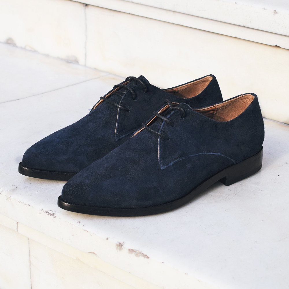 vokage's tweet photo. Estás lista para lucir genial este fin de semana con un estilo bien vintage? ✌️ Lógralo con nuestros nuevos John Lennon Blue 💙
• • • 
#vokage #zapatos #moda #estilo #chile #madeinchile #diseñolocal #fashion #leathershoes #shoes #tendencia #shoeoftheday https://t.co/AktuwWk1tH
