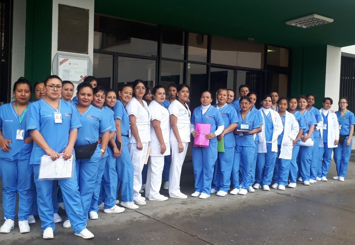 StalinBernal's tweet photo. @UCatoCuenca Nuestras alumnas y alumnos iniciaron las  prácticas en el Hospital de Especialidades "José Carrasco Arteaga" IESS luego de su aprobación teórica en el "Curso de Formación en Auxiliares de Enfermería" @EcontinuaUcacue de la Universidad Católica de Cuenca https://t.co/qjv798g7bg