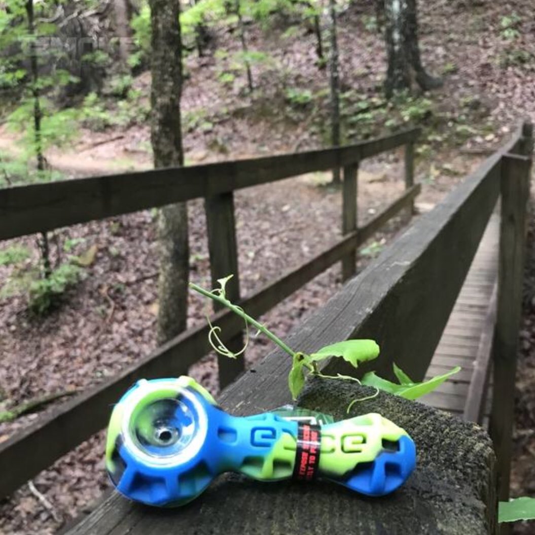 SmokeUnderGlass's tweet photo. No worries. π£
https://t.co/j0iw76ns5W
#FridayFeeling π
#eyce #unbreakable π₯#MemorialDayWeekend πΊπΈ
#anotherdayanotherpipe
βπ½πππ¨
#nature #herb #smoke #culture #lifestyle #itsallgood π±ππ½ https://t.co/vldHqKZDN7