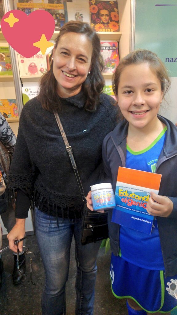 EducandoElGenio's tweet photo. En @FeriaLibroRos con Victoria que se lleva su #EDUCANDOELGENIO con mucha dulzura https://t.co/1s7zyBFBfb