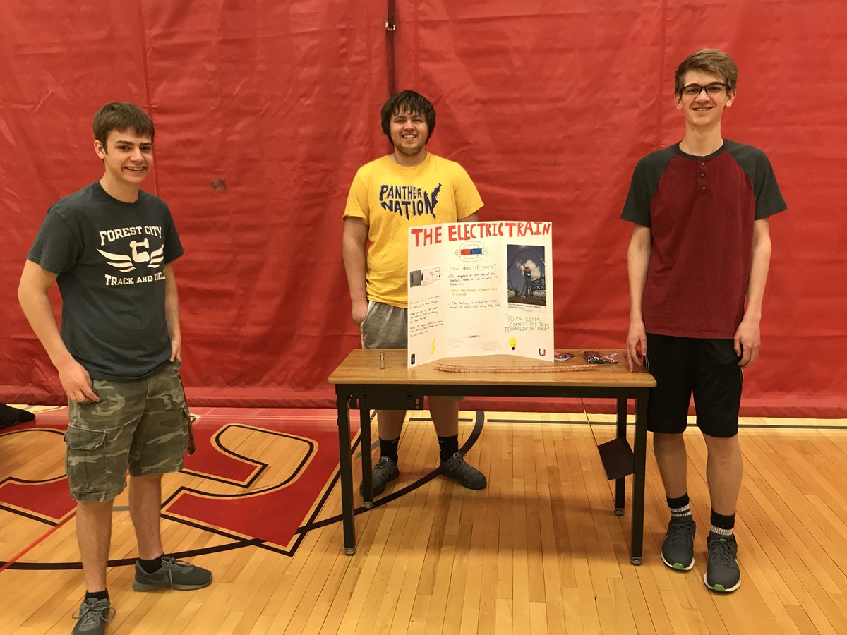 JodeeStricker's tweet photo. What a great job by the high school science class showing some 5th graders their experiments! #neatideas!! https://t.co/kPpSzXGHme