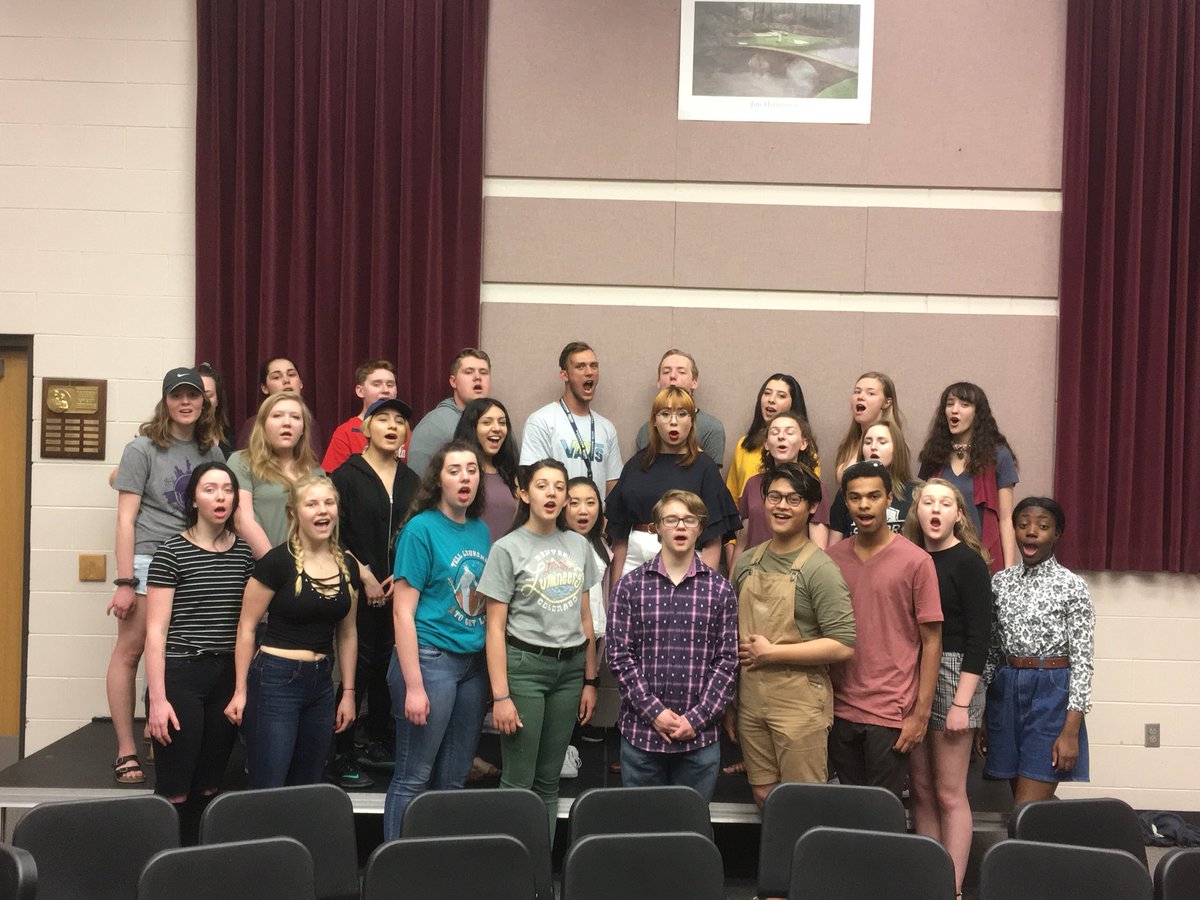 ctchoirs's tweet photo. Congrats to the CT Choir graduating seniors!  You definitely did it “your way” for four years. We will miss you all!  KEEP SINGING!!! https://t.co/f3lqSz8Sa0