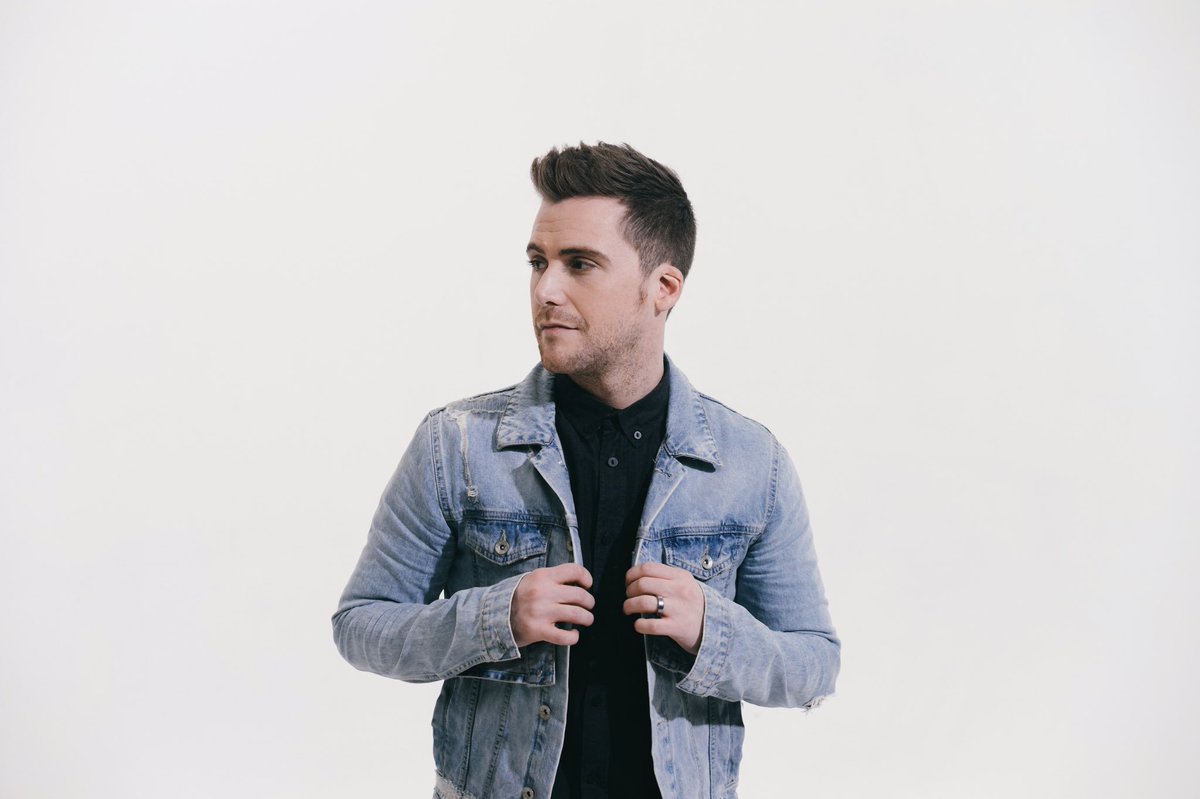 Bliver til Resistente legemliggøre Caleb Grimm on Twitter: "Couple things... first, the band I'm in  (@anthemlights) released a new video today for our “Friend Medley”...  second, we started a podcast called “The Anthem Lights Show”...I'd love