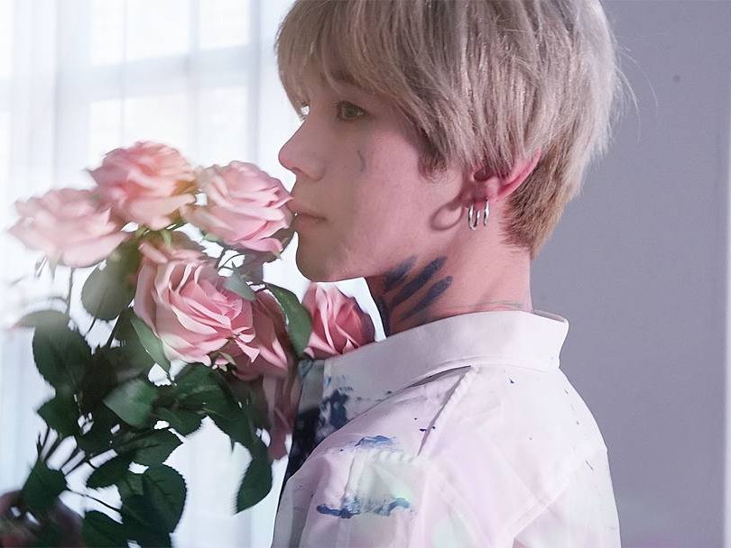 Les pido que se tomen un minuto para leer este pequeño thread acerca de lo que está pasando con Minsung (ex-miembro de Topp Dogg), y de como todxs podemos ayudarlo. +