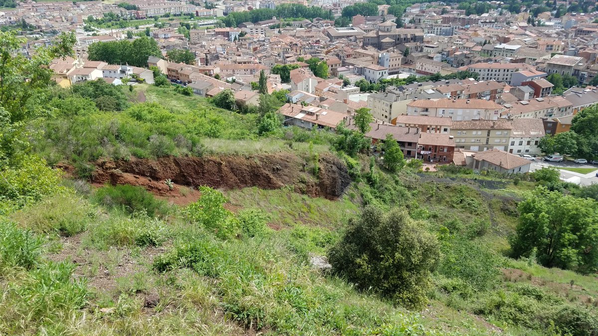 AlisonGraetting's tweet photo. Saying goodbye to Olot before the post #7IMC conferrncr Chaîn de Puys field trip https://t.co/u4b3sTFw3J