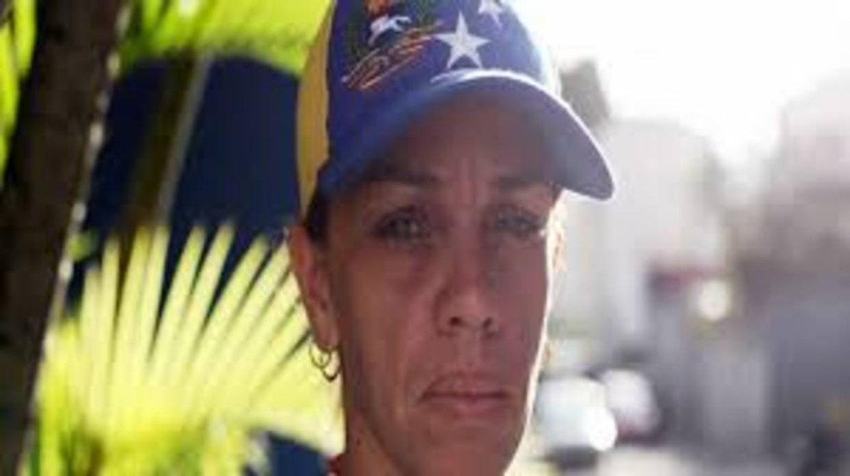 ElNacionalWeb's tweet photo. [EXCLUSIVA] Zugeimar Armas denuncia la desaparición de Jorman Ortiz y Hebert Ramírez | Por: @julianiscaldera https://t.co/gHbToVS2Ul  https://t.co/GcpLYzOXKK