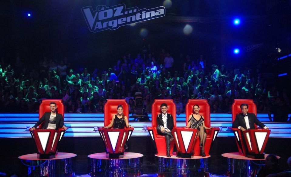 TODO EN MARCHA > <a href="/telefe/">telefe</a> ya comenzó a armar el nuevo escenario para #LaVozArgentina en el Estudio Mayor donde grababa su programa Susana.
Por otro lado aún no hay datos ni confirmaciones acerca del jurado que tiene preparado el canal para esta edición. ¿A quién te gustaría?