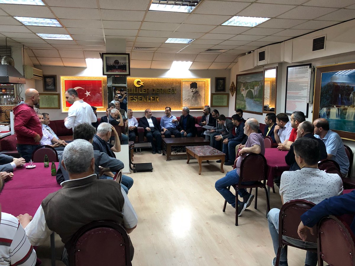 akpartiesenlerr's tweet photo. İlçe Başkanımız Sn. @umutozkan1 ve Teşkilat Mensuplarımız #VakitTürkiyeVakti diyerek Esenler Rumeli'ler Derneğini ziyaret ettiler. https://t.co/K2xRBGpUqe