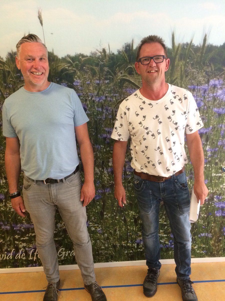 DeReest's tweet photo. Vandaag aanwezig geweest bij de opening van de gerenoveerde 3e etage van het Irenehuis in Meppel. Wij hebben het behang voor de wanden, geplakt door Van Essen Schilders en het zelfhechtend vinyl voor de deuren, die door onze Cor en Don zijn aangebracht mogen printen en plaatsen. https://t.co/qmINs38Zi9