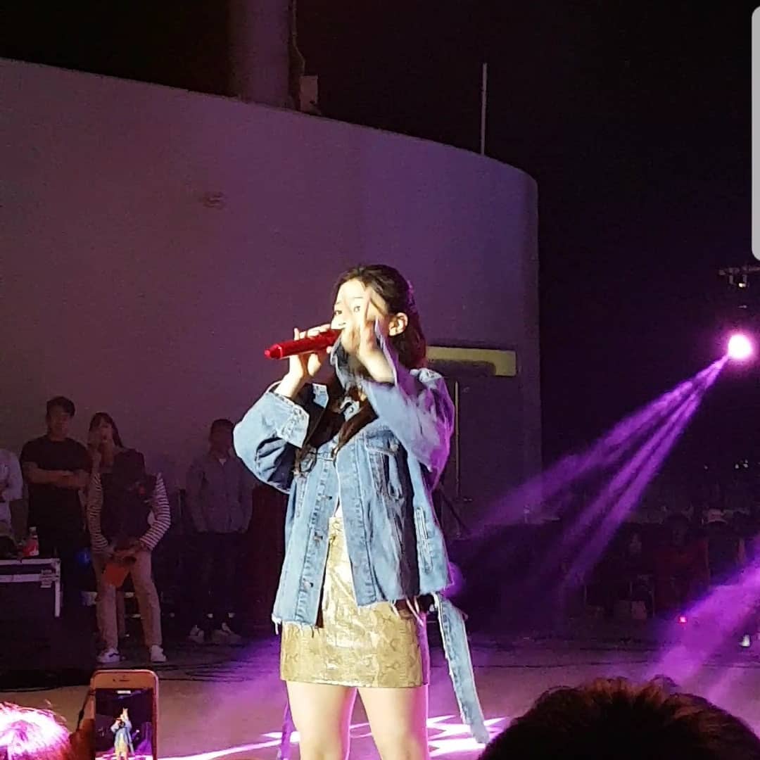 PlanetHaYi's tweet photo. [HQ PHOTOS] 180525 Lee Hi at Gyeongsang University #4 https://t.co/buCGITyLkl