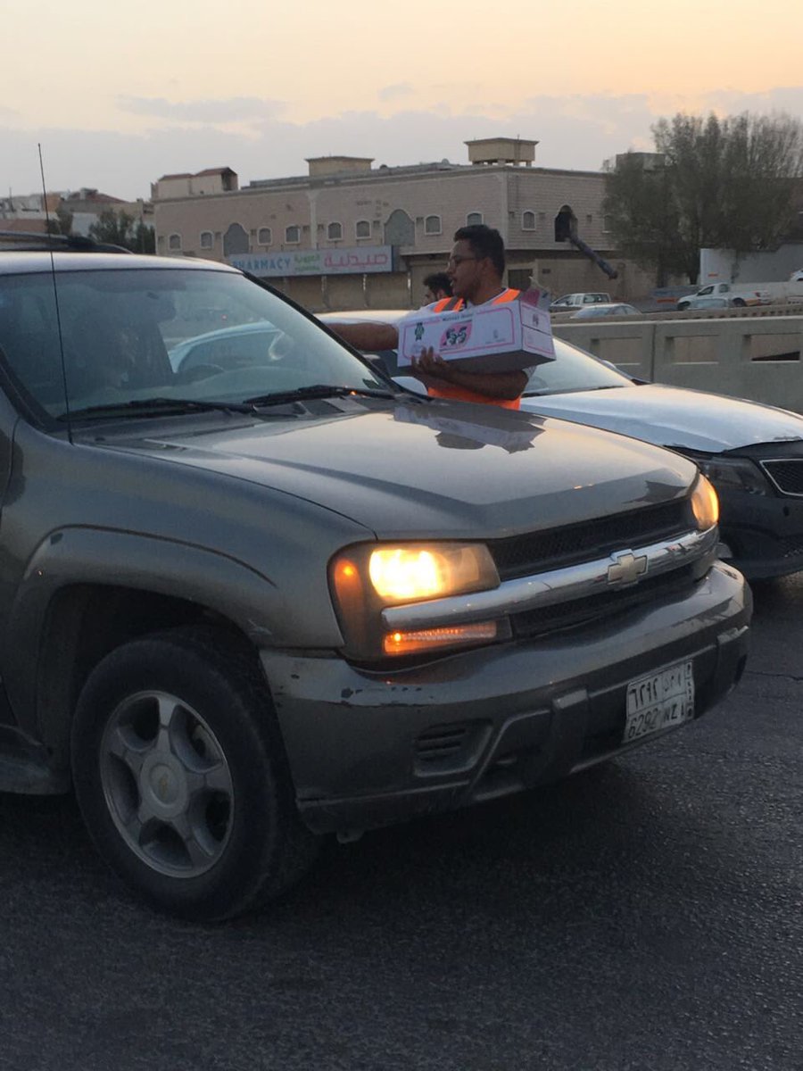 badiahrovers's tweet photo. جوالة اللجنة تنفذ برنامج التفطير الجوال لعامه السادس على التوالي 

#جوالة_لجنة_تنمية_الاجتماعية_بحي_البديعة 
#رسل_السلام https://t.co/8pVKiziME2