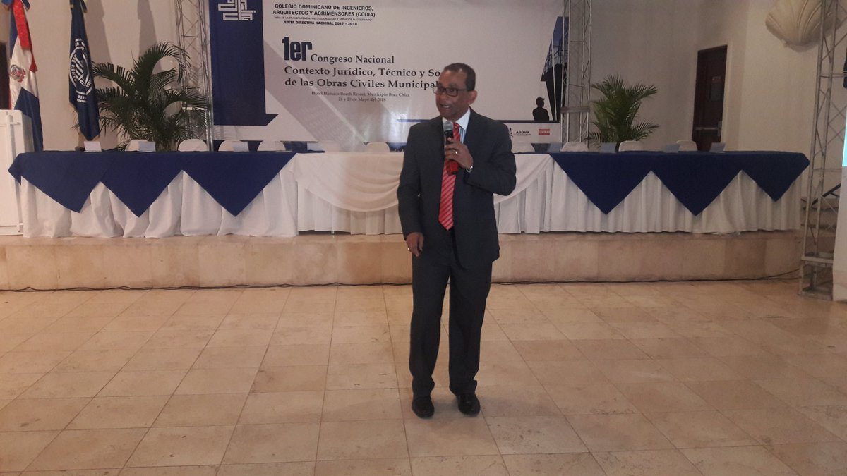 CodiaCentral's tweet photo. #CodiaCongreso
#1erCongresoMunicipal

Seguimos con la conferencia "La gestión de riesgo en las obras municipales", con el Arq. Franklin Labour, director de la Onesvie, en el 1er. Congreso Nacional 2018, en el Hotel Hamaca Beach Resort. https://t.co/TNGcfEOPuw