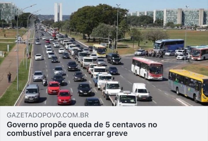 DebatesdaTv's tweet photo. #TemerAbaixaAGasolina
#TemerFora
#EuApoioAGreveDosCaminhoneiros
#SomosTodosCaminhoneiros
#SextaDetremuraSDV
Temer falou que as forças armadas vai fazer todo mundo circular ou seja respeito zero https://t.co/SjPGZ5l9EC