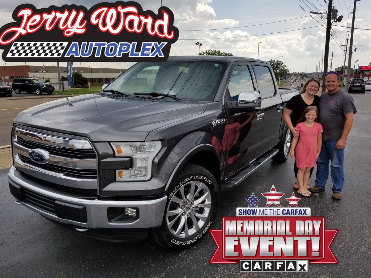 JerryWardAuto's tweet photo. We welcome this wonderful family from Arlington, TN to the Jerry Ward Autoplex Family! Jonathan Calvin, wife Gentry & daughter Lydia. Jonathan said it was the easiest buying experience he has ever had online & would definitely be back again! #memorialdayweekend
#MemorialDayEvent https://t.co/w09H7PyoSo