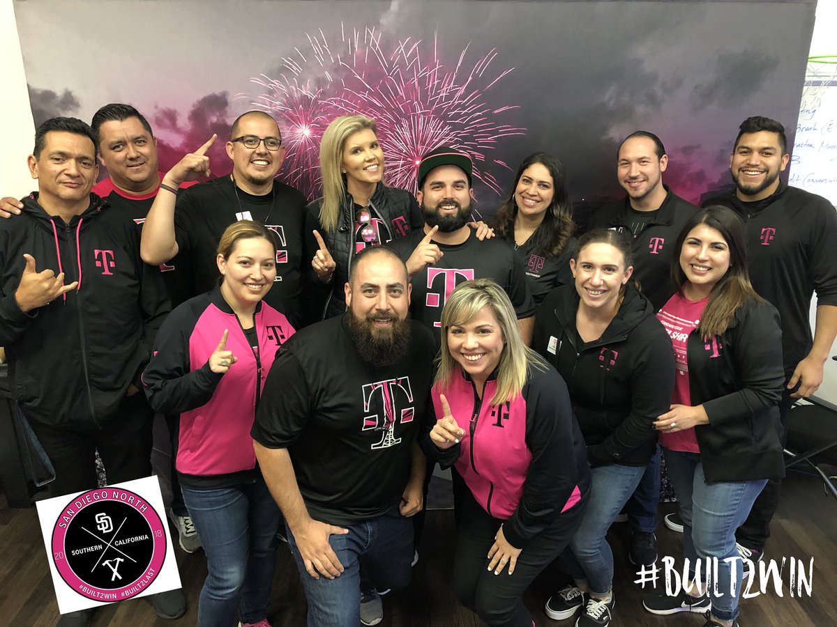 BambiMannix's tweet photo. Always AWESOME to spend my day surrounded by these brilliant #SDN Leadership Minds!  #Compassion #Empathy #Built2Win #SWisBest Thx to @jessicaasady for your #LPAdvocate wisdom and @mznavarrro for Keeping it REAL in how we connect with Experts. #CustomerObsessed in all we do 👊🏻 https://t.co/IBY7cwT7Jl