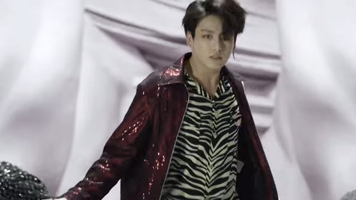 Fake love эскиз. Yuli ya90 fake love. Tg. Hg. Mercedes-benz actros 1845 ls чертеж.