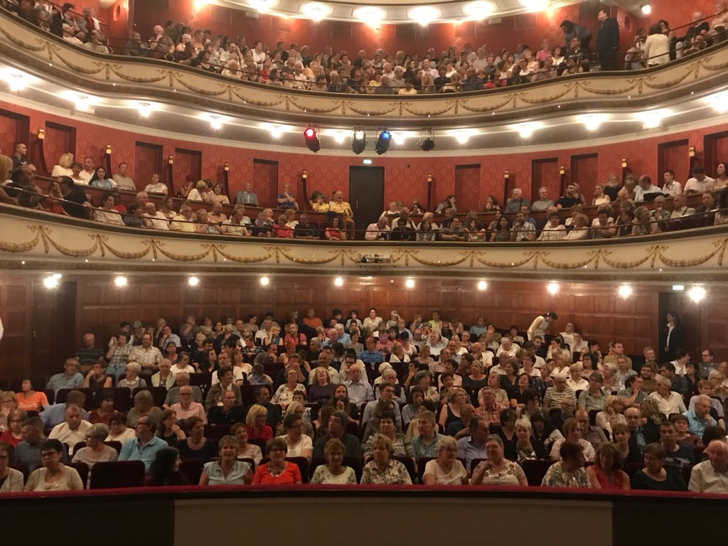 phrisoli's tweet image. Théâtre de la Sine
@mulhouse 
#soireedeouf
#RegimePresidentiel 
#Mercil’Alsace