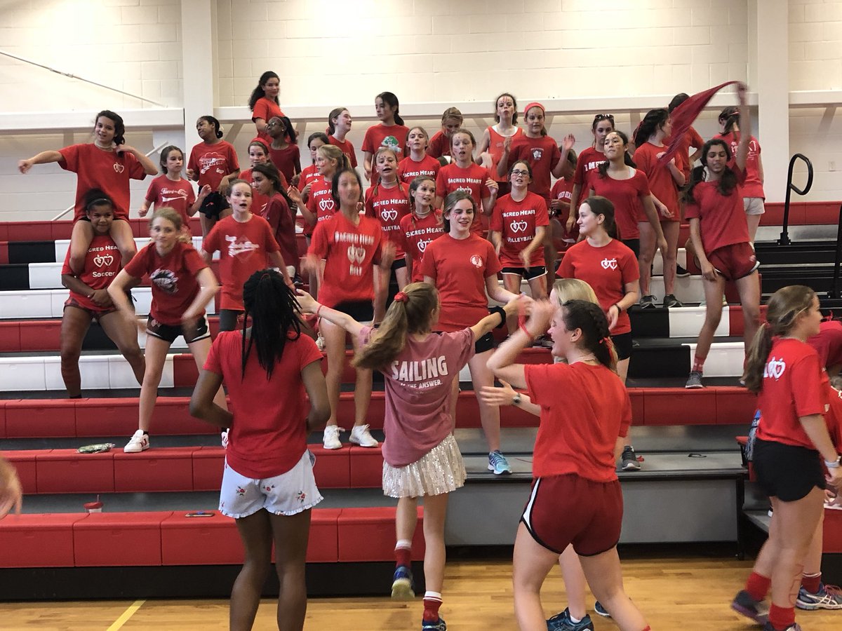 Nicole_Janz's tweet image. We had a great day building community at field day! @ASHRosary #ashrosary